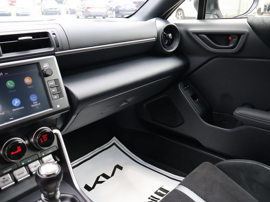 Used 2025 Toyota GR86 Premium w/ ALL Weather Mat Package (TMS) RWD image 16