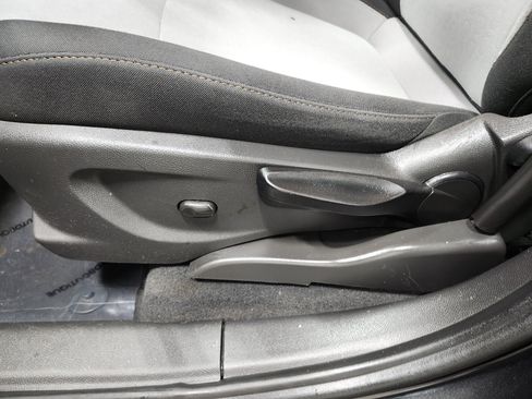 Used 2020 Chevrolet Trax LS FWD image 22