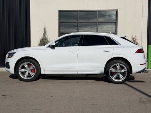 Used 2019 Audi Q8 Premium Plus w/ Premium Plus image 2