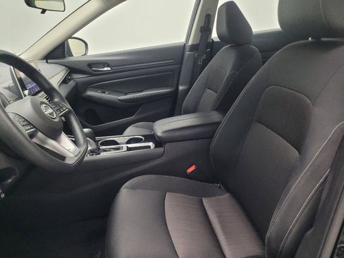 Used 2024 Nissan Altima 2.5 SV image 17