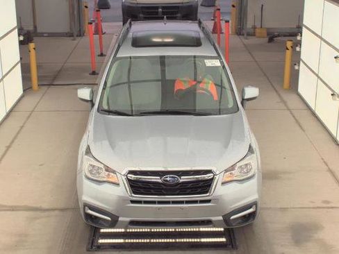 Used 2017 Subaru Forester 2.5i Premium AWD/4WD image 2