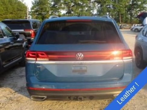 Used 2025 Volkswagen Atlas SEL AWD/4WD image 3