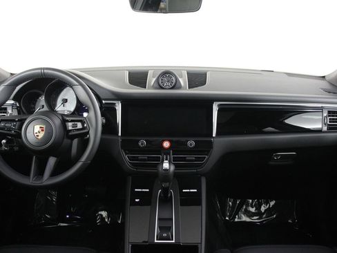 Certified 2025 Porsche Macan S image 11