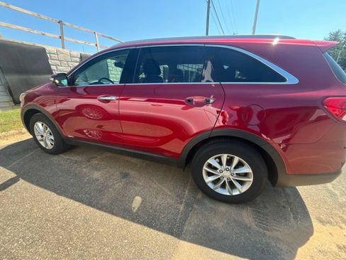 Used 2016 Kia Sorento AWD w/ LX Convenience Package image 4
