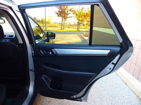 Used 2016 Subaru Outback 2.5i Premium image 45