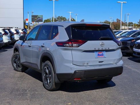 New 2026 Nissan Rogue SV image 2