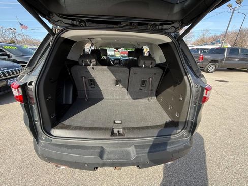 Used 2019 Chevrolet Traverse LT w/ LPO, Floor Liner Package AWD/4WD image 16