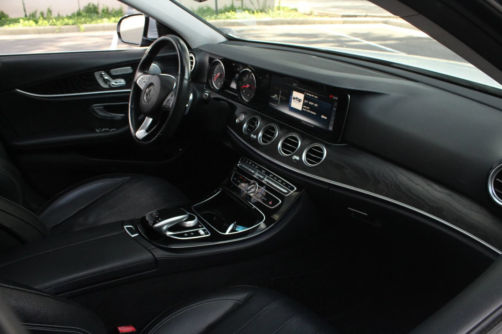 Used 2017 Mercedes-Benz E 300 4MATIC image 27