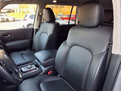 Used 2024 Nissan Armada SV image 13