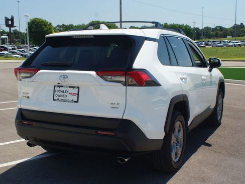 Used 2025 Toyota RAV4 XLE AWD/4WD image 19