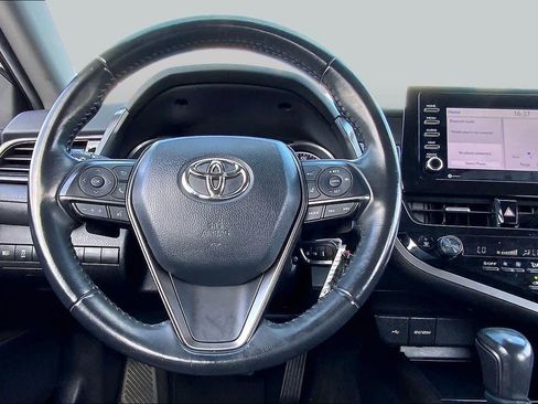 Used 2022 Toyota Camry SE FWD image 6