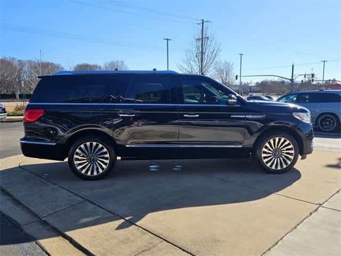 Used 2019 Lincoln Navigator L Reserve image 9