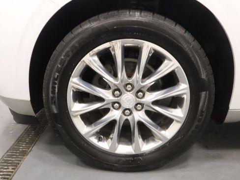 Used 2019 Buick Enclave Premium w/ Experience Buick Package FWD image 25
