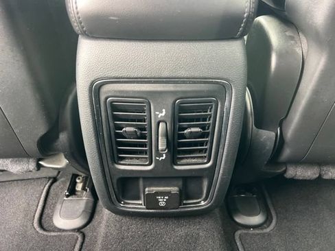 Used 2019 Jeep Grand Cherokee Altitude AWD/4WD image 18