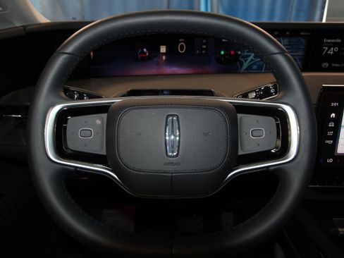 New 2026 Lincoln Nautilus Reserve w/ Jet Appearance Package AWD/4WD image 11