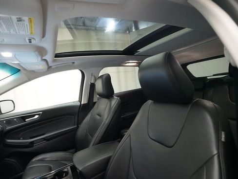 Used 2020 Ford Edge Titanium w/ Equipment Group 301A AWD/4WD image 34