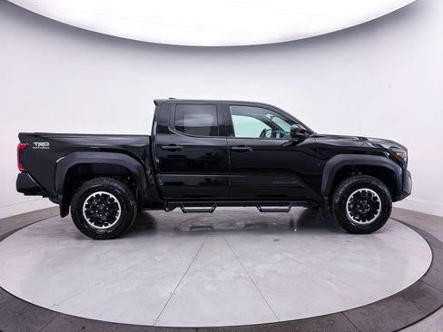 Used 2025 Toyota Tacoma TRD Off-Road AWD/4WD image 41