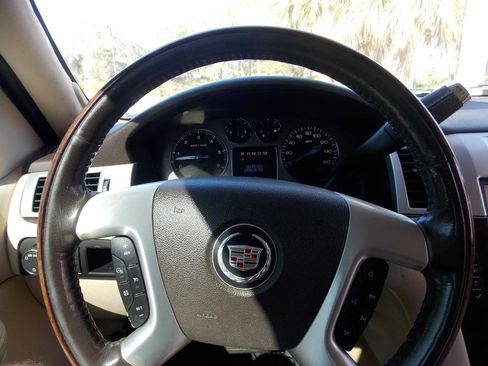 Used 2007 Cadillac Escalade 2WD w/ Information Package image 14