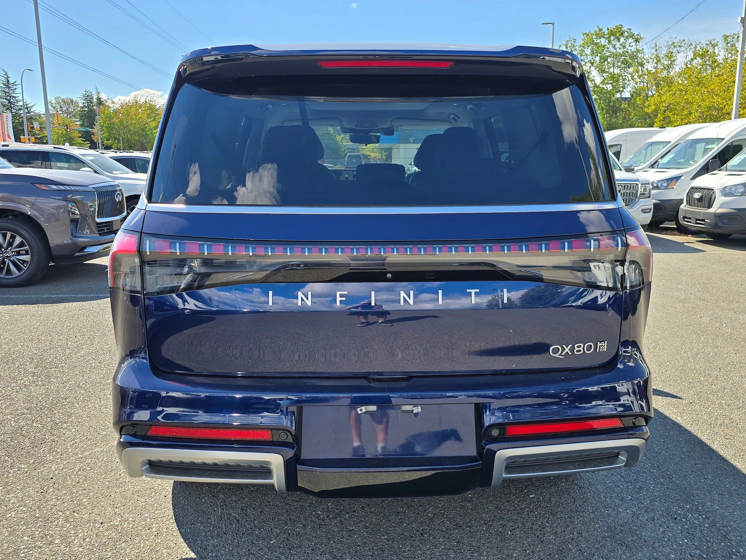 Used 2025 INFINITI QX80 Sensory AWD/4WD image 4