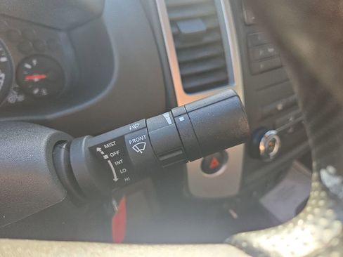 Used 2012 Suzuki Equator Sport AWD/4WD image 47