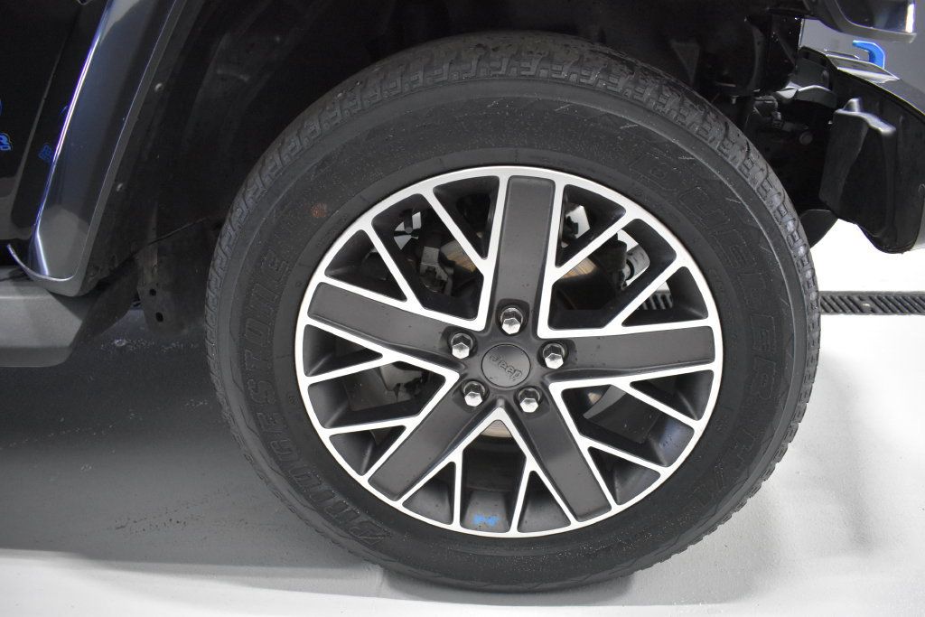 Used 2022 Jeep Wrangler Unlimited Sahara AWD/4WD image 10