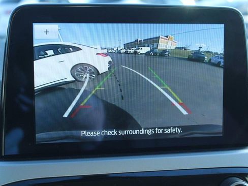 Used 2022 Ford Escape SE image 21