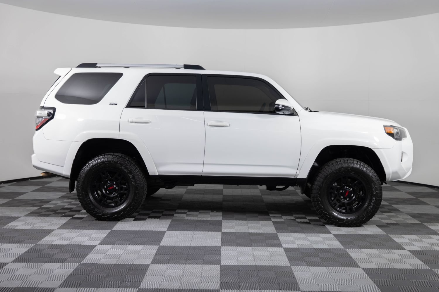 Used 2023 Toyota 4Runner SR5 Premium w/ SR5 Premium Package AWD/4WD image 9