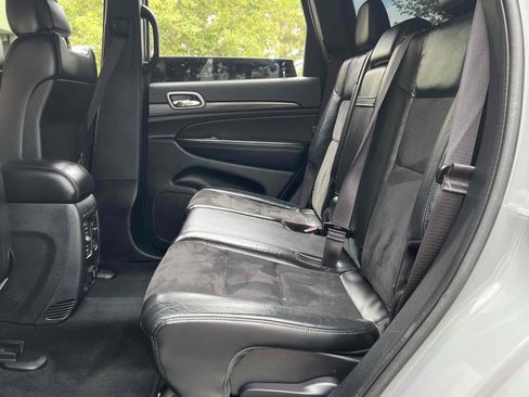 Used 2022 Jeep Grand Cherokee Laredo X RWD image 30