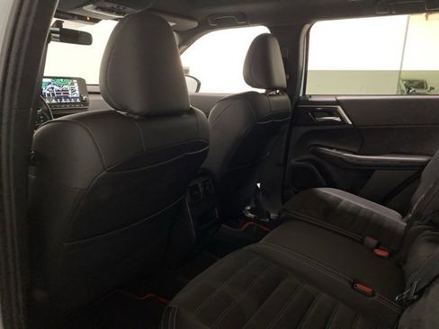 Used 2024 Mitsubishi Outlander Ralliart image 18