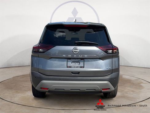 Used 2023 Nissan Rogue SV image 4