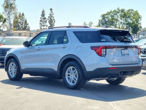 Used 2026 Ford Explorer Active RWD image 2
