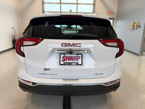 Used 2022 GMC Terrain SLT w/ LPO, Floor Liner Package AWD/4WD image 6