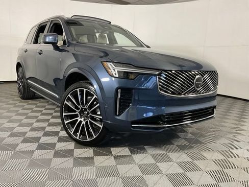 Certified 2025 Volvo XC90 B6 Ultra w/ Protection Package Premier AWD/4WD image 45