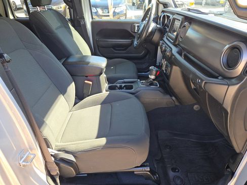 Used 2022 Jeep Gladiator Sport AWD/4WD image 27