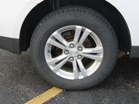 Used 2017 Chevrolet Equinox LS image 8