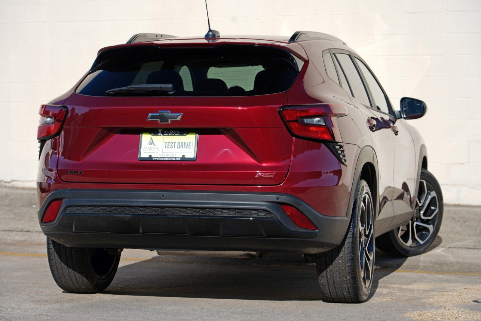 Used 2024 Chevrolet Trax RS w/ Sunroof Package FWD image 4