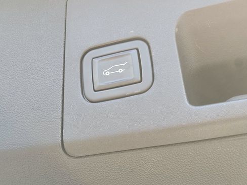 Used 2021 Cadillac XT5 Premium Luxury w/ LPO, Floor Liner Package AWD/4WD image 14