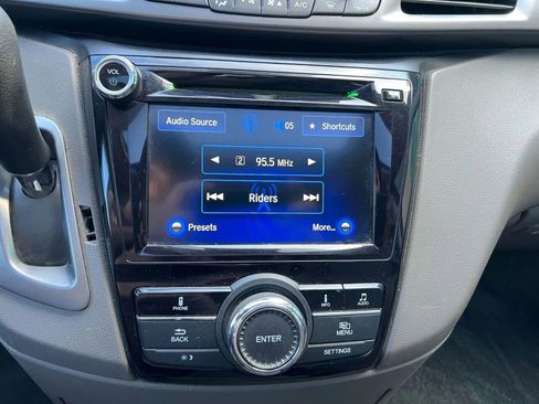 Used 2015 Honda Odyssey EX-L image 16
