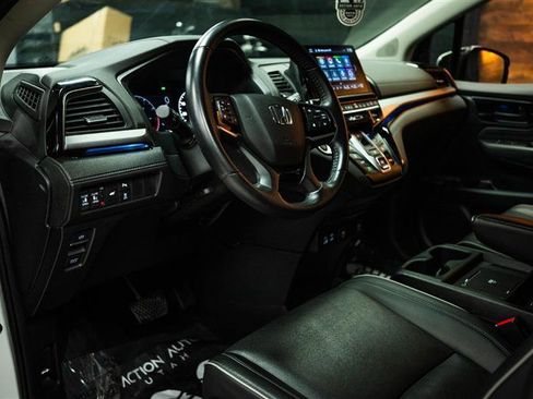 Used 2025 Honda Odyssey Touring image 9