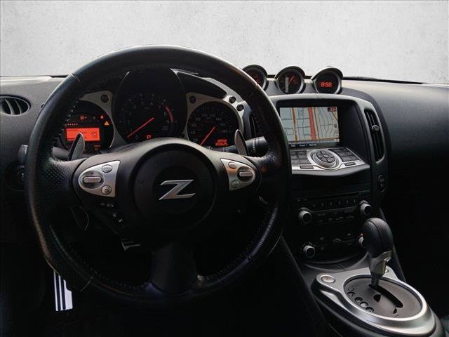 Used 2017 Nissan 370Z Touring RWD image 17