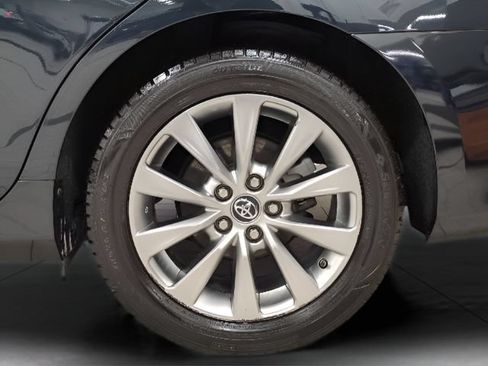 Used 2015 Toyota Camry XLE w/ Moonroof Package FWD image 21