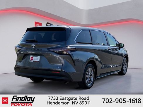 Certified 2025 Toyota Sienna LE FWD image 3