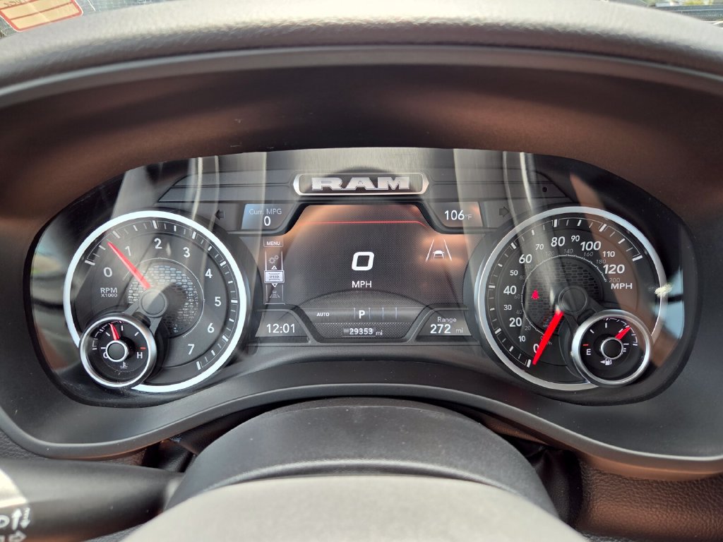 Used 2025 RAM 1500 Big Horn AWD/4WD image 32