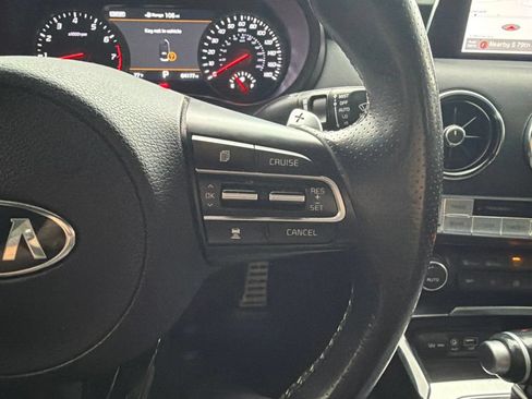 Used 2019 Kia Stinger GT1 RWD image 13