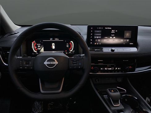 Used 2025 Nissan Rogue SL w/ SL Premium Package image 5