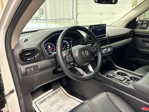 Used 2024 Honda Pilot Touring image 17