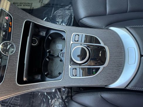 Used 2019 Mercedes-Benz C 300 Sedan w/ Premium Package image 18