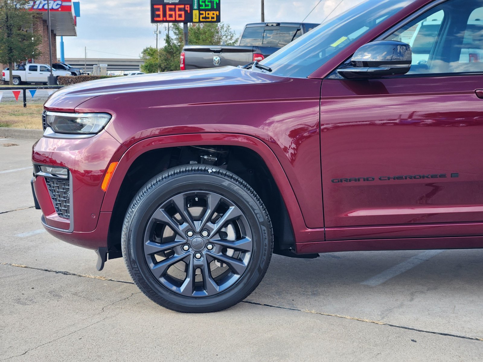 Used 2026 Jeep Grand Cherokee L Limited AWD/4WD image 10