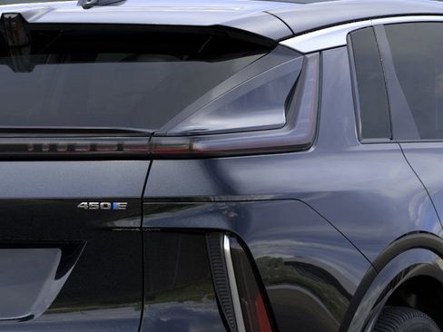 New 2026 Cadillac Lyriq Luxury image 11