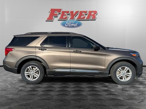 Certified 2021 Ford Explorer XLT image 6